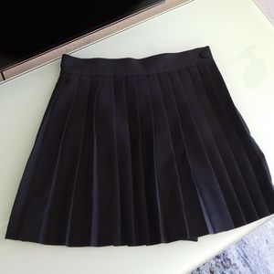Charlotte Russe Black pleated skort size 3 Excellent Condition